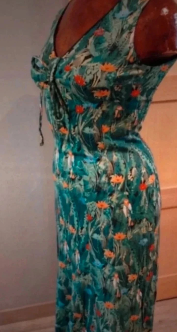 Vestido muito longo feito à mão com tecido de aves da selva T36/38 – photo 4